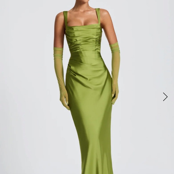 Green Calanthe Maxi Dress SIZE SMALL BabyBoo Fashion - Picture 1 of 2